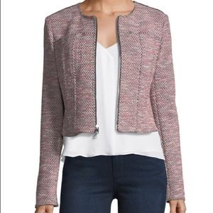 This is a great unworn theory jacket in size 8.